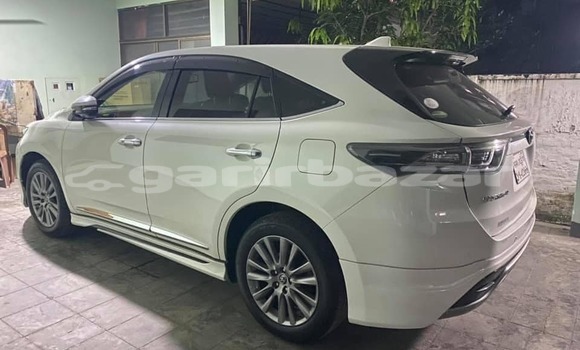 Buy Used 2015 Toyota Harrier in Dhaka, Dhaka Buy Used 2015 Toyota Harrier in Dhaka, Dhaka