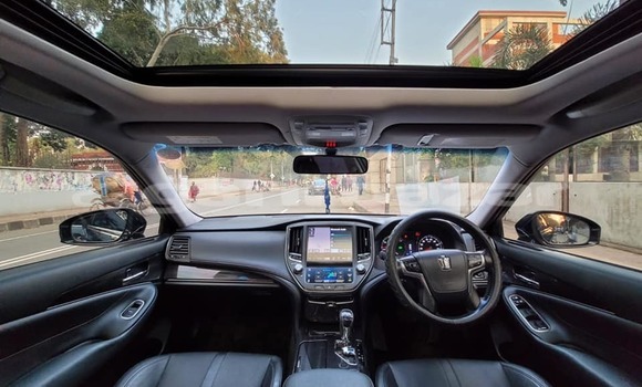 Buy Used 2014 Toyota Crown in Dhaka, Dhaka Buy Used 2014 Toyota Crown in Dhaka, Dhaka