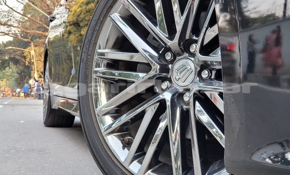 Buy Used 2014 Toyota Crown in Dhaka, Dhaka Buy Used 2014 Toyota Crown in Dhaka, Dhaka