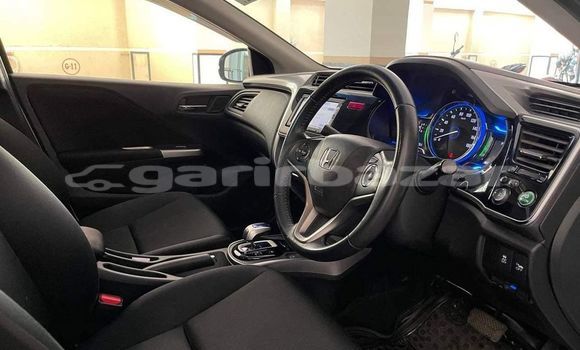 Buy Used 2015 Honda Grace in Dhaka, Dhaka Buy Used 2015 Honda Grace in Dhaka, Dhaka