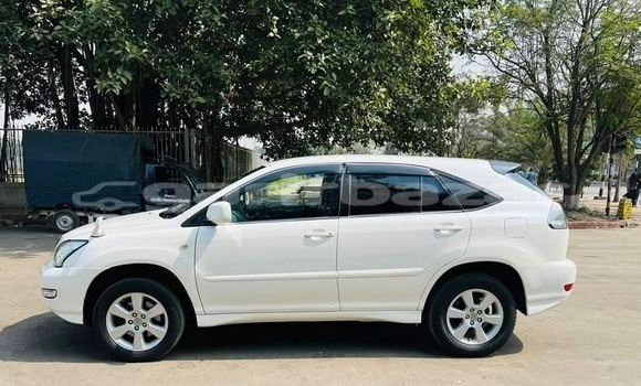 Buy Used 2004 Toyota Harrier in Dhaka, Dhaka Buy Used 2004 Toyota Harrier in Dhaka, Dhaka