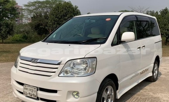 Buy Used 2003 Toyota Noah in Dhaka, Dhaka Buy Used 2003 Toyota Noah in Dhaka, Dhaka