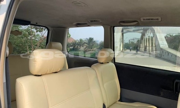 Buy Used 2003 Toyota Noah in Dhaka, Dhaka Buy Used 2003 Toyota Noah in Dhaka, Dhaka