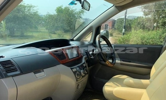 Buy Used 2003 Toyota Noah in Dhaka, Dhaka Buy Used 2003 Toyota Noah in Dhaka, Dhaka