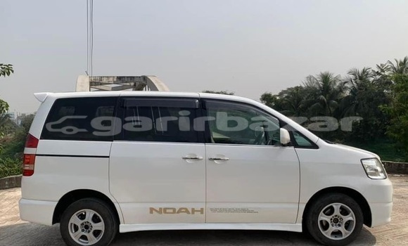 Buy Used 2003 Toyota Noah in Dhaka, Dhaka Buy Used 2003 Toyota Noah in Dhaka, Dhaka