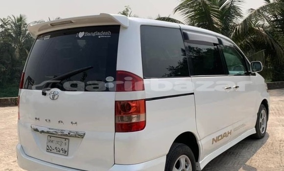 Buy Used 2003 Toyota Noah in Dhaka, Dhaka Buy Used 2003 Toyota Noah in Dhaka, Dhaka