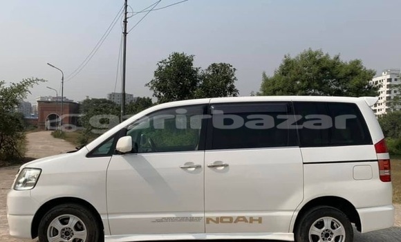 Buy Used 2003 Toyota Noah in Dhaka, Dhaka Buy Used 2003 Toyota Noah in Dhaka, Dhaka
