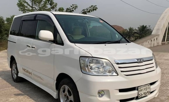 Buy Used 2003 Toyota Noah in Dhaka, Dhaka Buy Used 2003 Toyota Noah in Dhaka, Dhaka