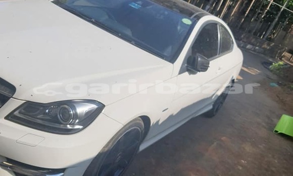 কেনা ব্যবহৃত Mercedes-Benz C250 coupe White গাড়ী মধ্যে ঢাকা মধ্যে Dhaka কেনা ব্যবহৃত Mercedes-Benz C250 coupe White গাড়ী মধ্যে ঢাকা মধ্যে Dhaka