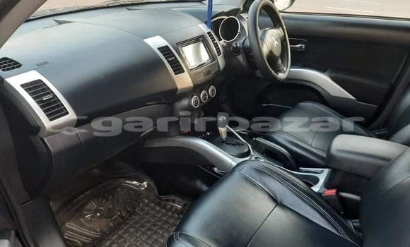 Buy Used 2010 Mitsubishi Outlander in Dhaka, Dhaka Buy Used 2010 Mitsubishi Outlander in Dhaka, Dhaka