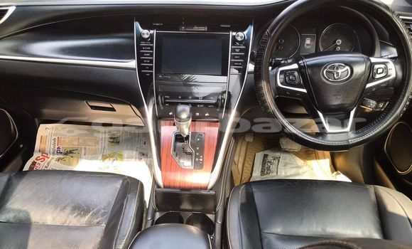 Buy Used 2013 Toyota Harrier in Dhaka, Dhaka Buy Used 2013 Toyota Harrier in Dhaka, Dhaka