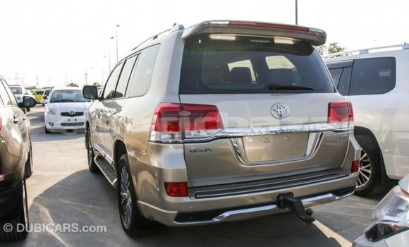 Buy Import 2010 Toyota Land Cruiser in Import - Dubai, Bandarban Buy Import 2010 Toyota Land Cruiser in Import - Dubai, Bandarban
