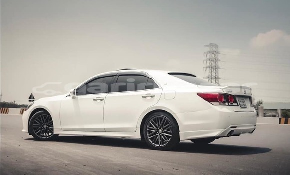 Buy Used 2015 Toyota Crown in Dhaka, Dhaka Buy Used 2015 Toyota Crown in Dhaka, Dhaka