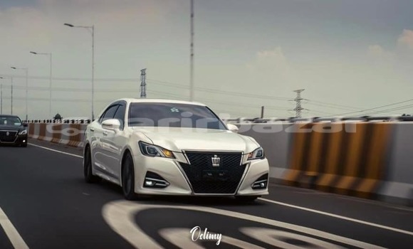 Buy Used 2015 Toyota Crown in Dhaka, Dhaka Buy Used 2015 Toyota Crown in Dhaka, Dhaka