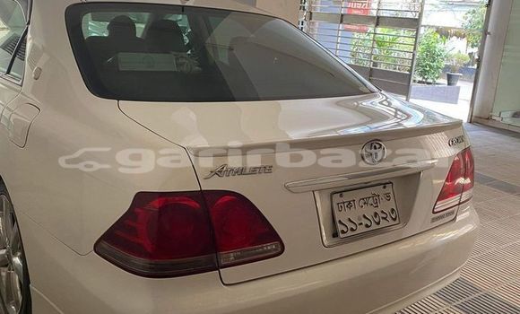 Buy Used 2005 Toyota Crown in Dhaka, Dhaka Buy Used 2005 Toyota Crown in Dhaka, Dhaka