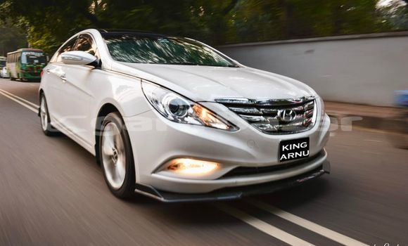Buy Used 2011 Hyundai Sonata in Dhaka, Dhaka Buy Used 2011 Hyundai Sonata in Dhaka, Dhaka
