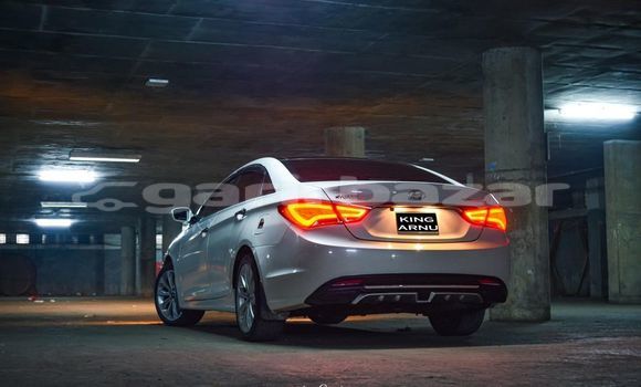 Buy Used 2011 Hyundai Sonata in Dhaka, Dhaka Buy Used 2011 Hyundai Sonata in Dhaka, Dhaka