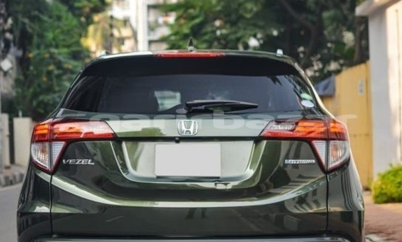 Buy Used 2014 Honda Vezel in Dhaka, Dhaka Buy Used 2014 Honda Vezel in Dhaka, Dhaka