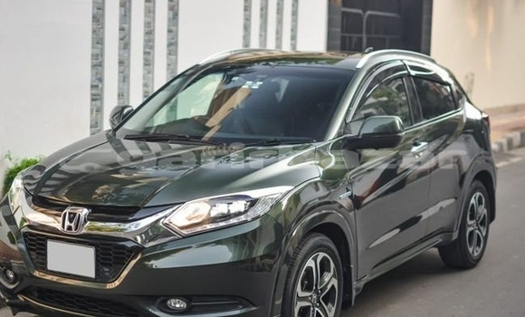 Buy Used 2014 Honda Vezel in Dhaka, Dhaka Buy Used 2014 Honda Vezel in Dhaka, Dhaka