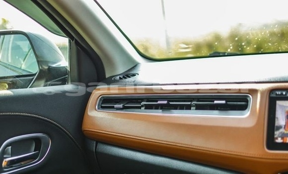 Buy Used 2014 Honda Vezel in Dhaka, Dhaka Buy Used 2014 Honda Vezel in Dhaka, Dhaka