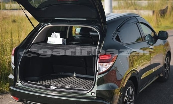 Buy Used 2014 Honda Vezel in Dhaka, Dhaka Buy Used 2014 Honda Vezel in Dhaka, Dhaka