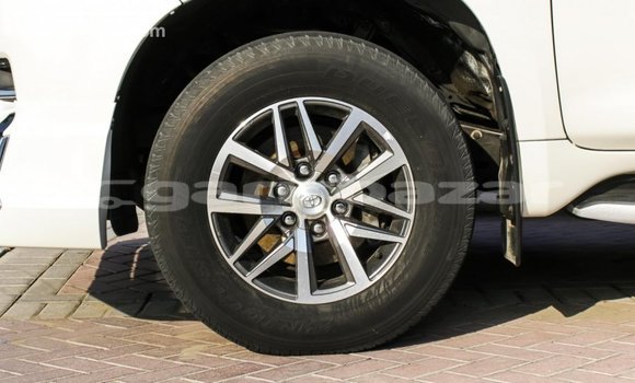 কেনা আমদানি Toyota Prado White গাড়ী মধ্যে ইম্পোর্ট - দুবাই মধ্যে Bandarban কেনা আমদানি Toyota Prado White গাড়ী মধ্যে ইম্পোর্ট - দুবাই মধ্যে Bandarban