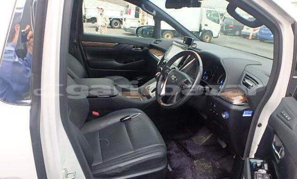 Buy New 2016 Toyota Alphard in Dhaka, Dhaka Buy New 2016 Toyota Alphard in Dhaka, Dhaka