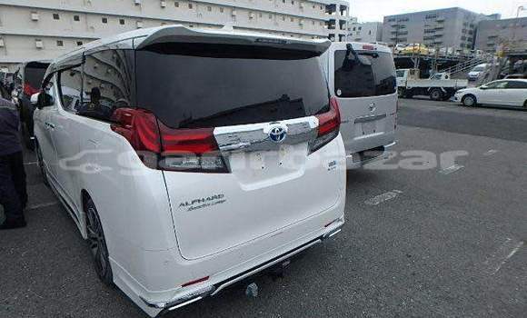 Buy New 2016 Toyota Alphard in Dhaka, Dhaka Buy New 2016 Toyota Alphard in Dhaka, Dhaka
