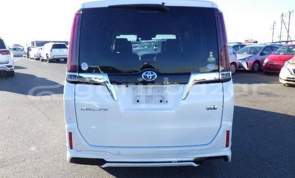 Buy Used 2020 Toyota Esquire in Dhaka, Dhaka Buy Used 2020 Toyota Esquire in Dhaka, Dhaka