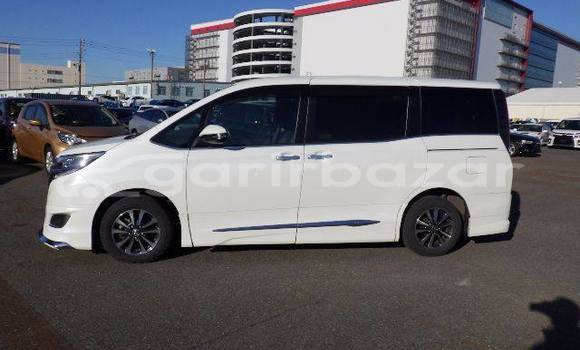 Buy Used 2020 Toyota Esquire in Dhaka, Dhaka Buy Used 2020 Toyota Esquire in Dhaka, Dhaka