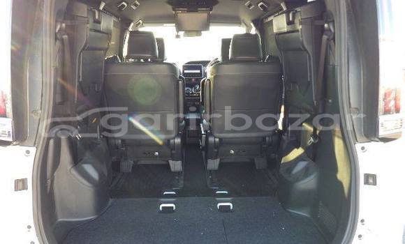 Buy Used 2020 Toyota Esquire in Dhaka, Dhaka Buy Used 2020 Toyota Esquire in Dhaka, Dhaka