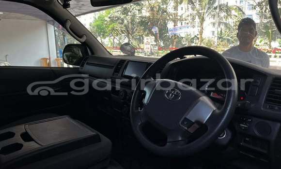 Buy Used 2019 Toyota Hiace in Dhaka, Dhaka Buy Used 2019 Toyota Hiace in Dhaka, Dhaka
