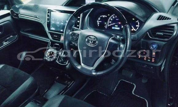 কেনা ব্যবহৃত Toyota Esquire Black গাড়ী মধ্যে ঢাকা মধ্যে Dhaka কেনা ব্যবহৃত Toyota Esquire Black গাড়ী মধ্যে ঢাকা মধ্যে Dhaka