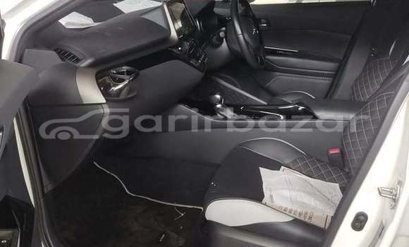 কেনা ব্যবহৃত Toyota C-HR White গাড়ী মধ্যে ঢাকা মধ্যে Dhaka কেনা ব্যবহৃত Toyota C-HR White গাড়ী মধ্যে ঢাকা মধ্যে Dhaka
