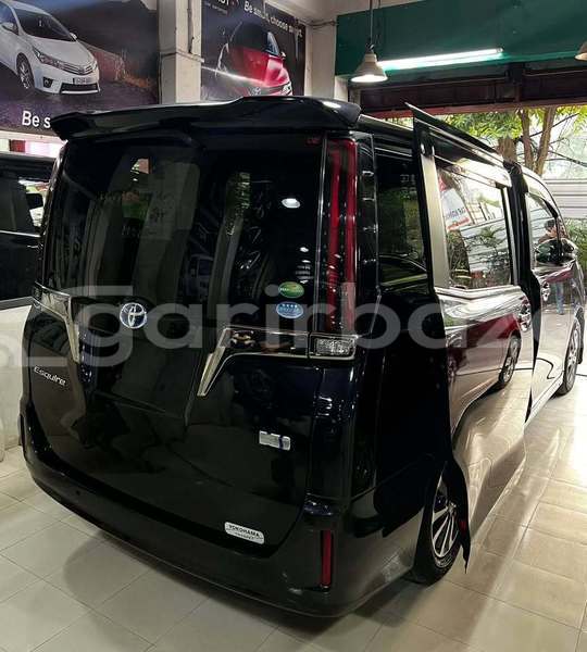 Big with watermark toyota esquire dhaka dhaka 39601