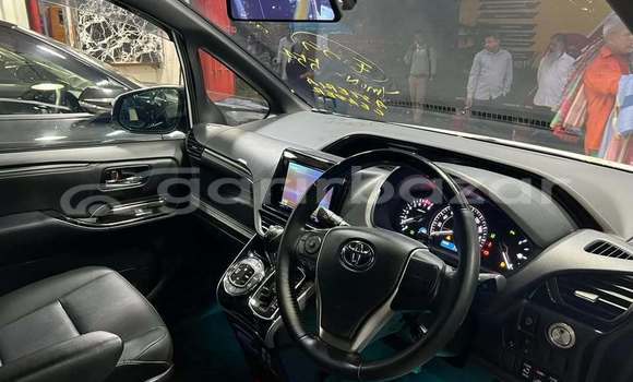 Buy Used 2019 Toyota Esquire in Dhaka, Dhaka Buy Used 2019 Toyota Esquire in Dhaka, Dhaka