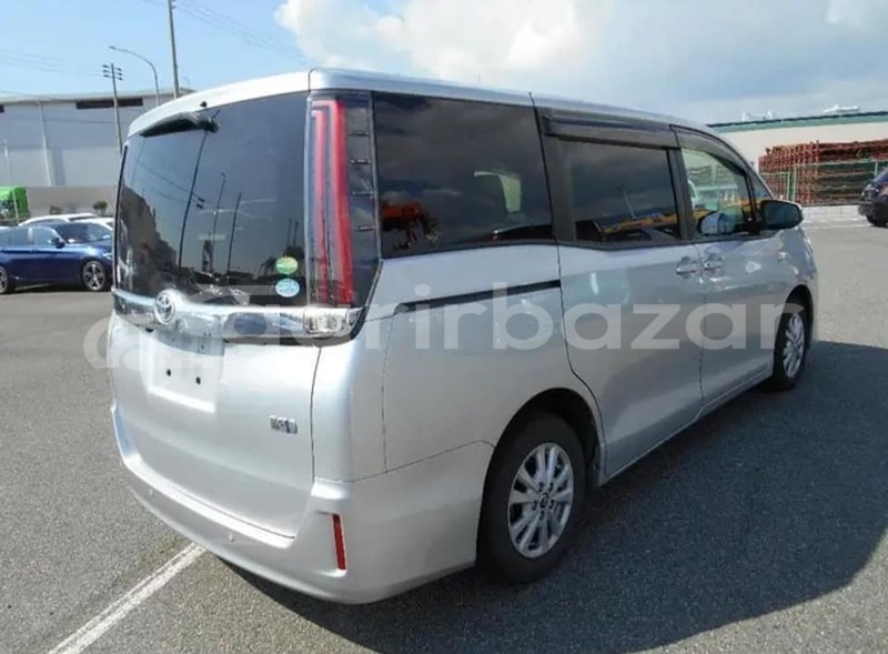 Big with watermark toyota noah dhaka dhaka 39614