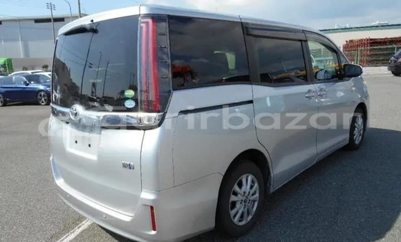 Buy Used 2019 Toyota Noah in Dhaka, Dhaka Buy Used 2019 Toyota Noah in Dhaka, Dhaka