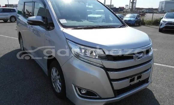 Buy Used 2019 Toyota Noah in Dhaka, Dhaka Buy Used 2019 Toyota Noah in Dhaka, Dhaka