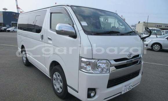 Buy Used 2019 Toyota Hiace in Dhaka, Dhaka Buy Used 2019 Toyota Hiace in Dhaka, Dhaka