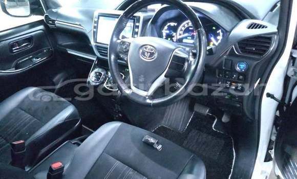 Buy Used 2019 Toyota Esquire in Dhaka, Dhaka Buy Used 2019 Toyota Esquire in Dhaka, Dhaka