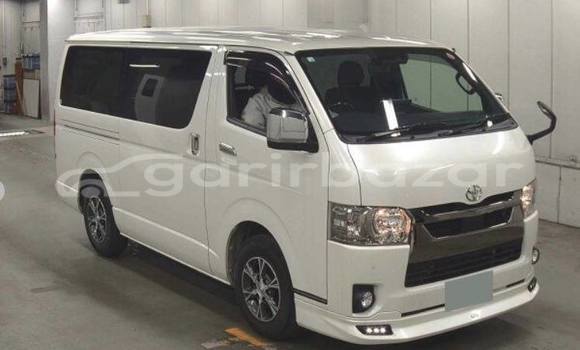 Buy Used 2019 Toyota Hiace in Dhaka, Dhaka Buy Used 2019 Toyota Hiace in Dhaka, Dhaka