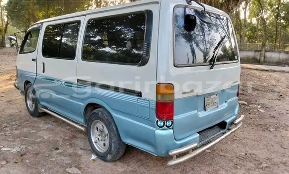 Buy Used Toyota Hiace dx 3.5 white 2019 in Bajitpur, Kishorganj Buy Used Toyota Hiace dx 3.5 white 2019 in Bajitpur, Kishorganj