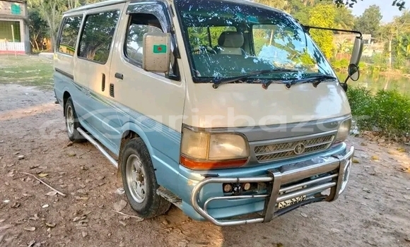 Buy Used Toyota Hiace dx 3.5 white 2019 in Bajitpur, Kishorganj Buy Used Toyota Hiace dx 3.5 white 2019 in Bajitpur, Kishorganj