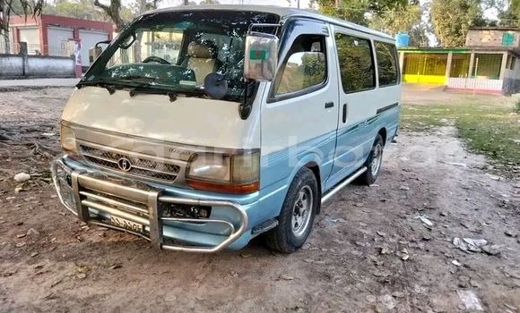 Buy Used Toyota Hiace dx 3.5 white 2019 in Bajitpur, Kishorganj Buy Used Toyota Hiace dx 3.5 white 2019 in Bajitpur, Kishorganj