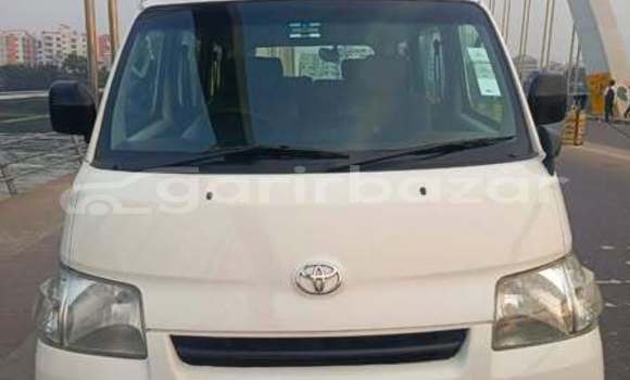 Buy Used 2012 Toyota Noah in Dhaka, Dhaka Buy Used 2012 Toyota Noah in Dhaka, Dhaka