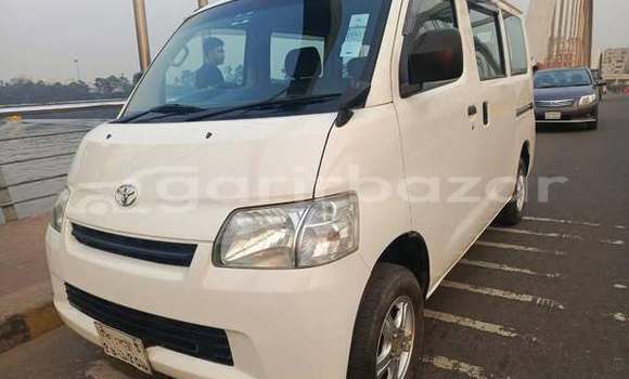 Buy Used 2012 Toyota Noah in Dhaka, Dhaka Buy Used 2012 Toyota Noah in Dhaka, Dhaka