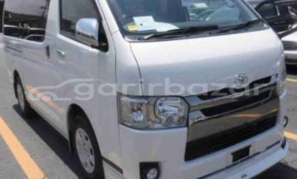 Buy Used 2016 Toyota Hiace in Dhaka, Dhaka Buy Used 2016 Toyota Hiace in Dhaka, Dhaka