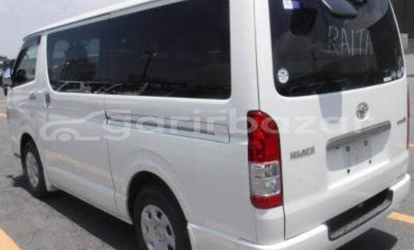 Buy Used 2016 Toyota Hiace in Dhaka, Dhaka Buy Used 2016 Toyota Hiace in Dhaka, Dhaka