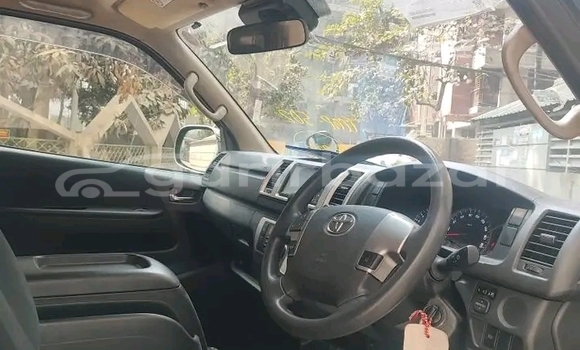 Buy Used Toyota Hi-ace in Bandarban, Bandarban Buy Used Toyota Hi-ace in Bandarban, Bandarban